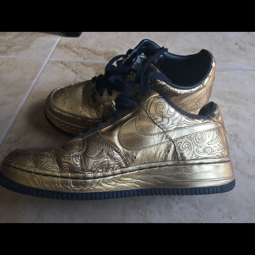 Nike men's US9 special made for Chinese Olympics.
