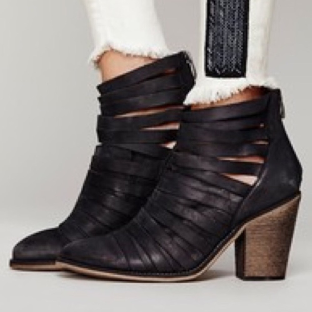 🎉HP🎉 Leather Hybrid Heel BOOTS Ankle Booties - Picture 2 of 6