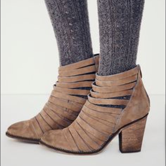 🎉HP🎉 Leather Hybrid Heel BOOTS Ankle Booties - Picture 3 of 6