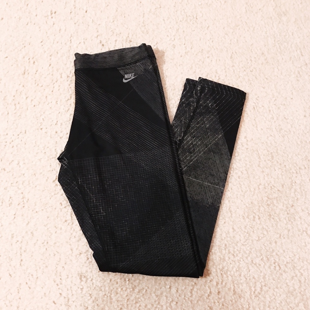 Nike Full Length Geometric Leggings