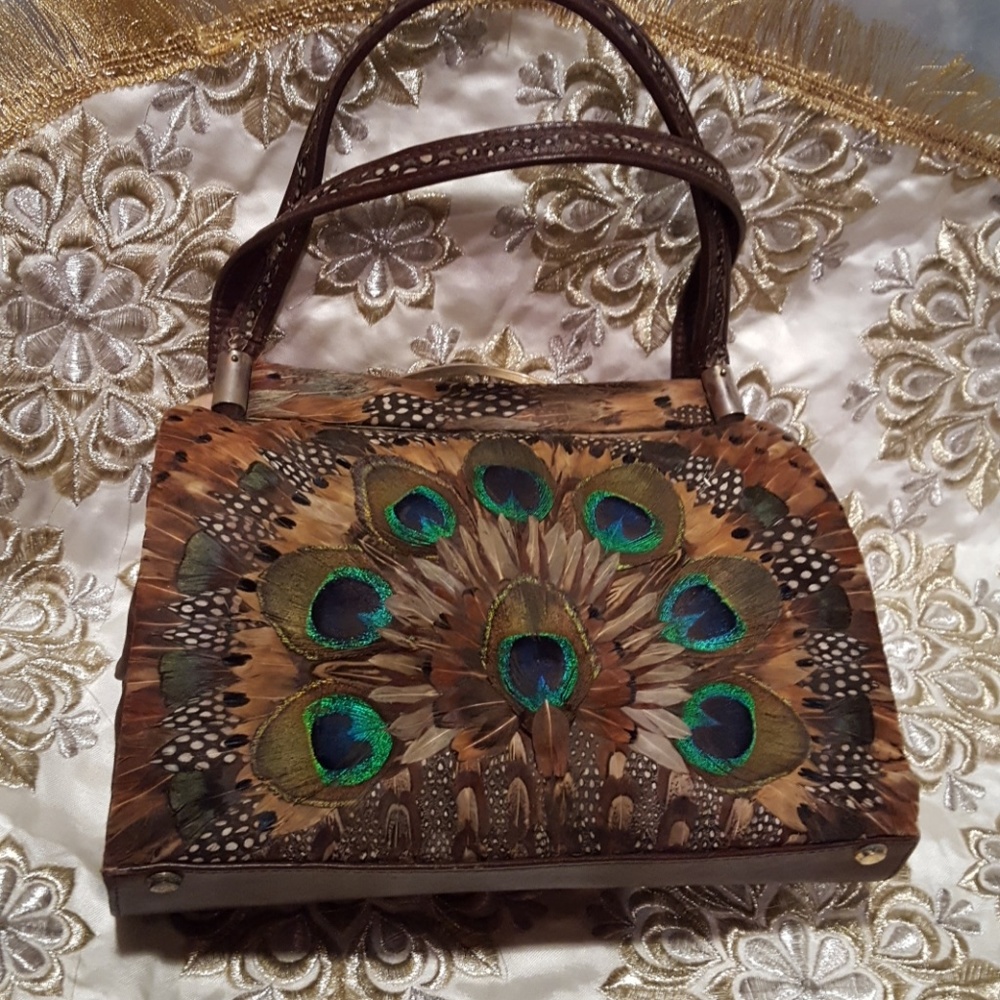 .AWESOME VINTAGE PEACOCK PURSE