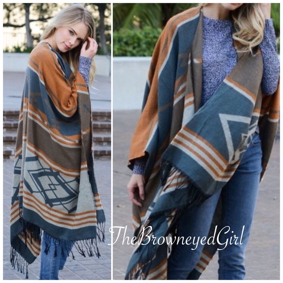 Last 1🌹Dessert dream tribal print poncho - Picture 2 of 4
