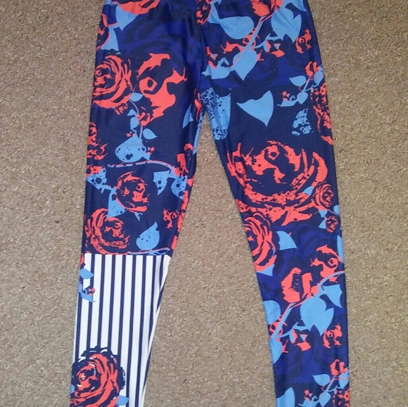 Patterned top and bottom pair - Picture 1 of 3