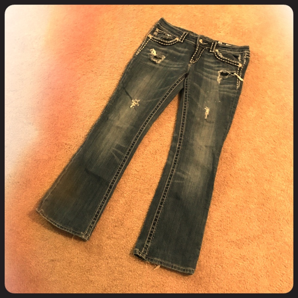 ⭐️Miss Me distressed jeans. Low rise. Size 28.