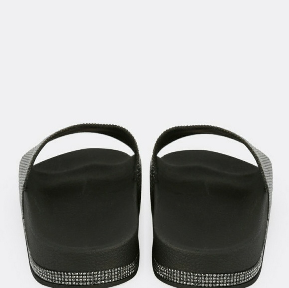 Black Diamond Accent Slides with Rhinestones - Picture 4 of 5