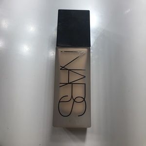 NARS all day luminous weightless foundation