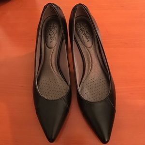 Black pumps with a naughty twist!