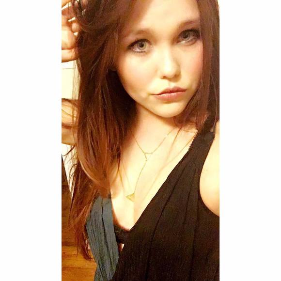 Meet your Posher, Sarah - Picture 1 of 1