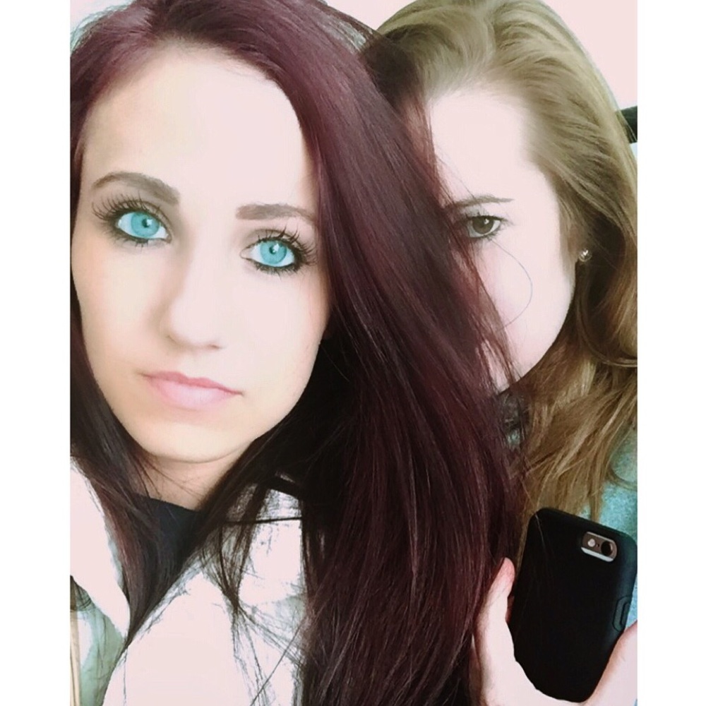 Meet your Posher, Courtney