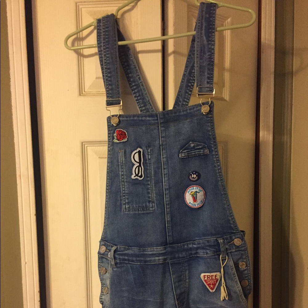 Overall shorts