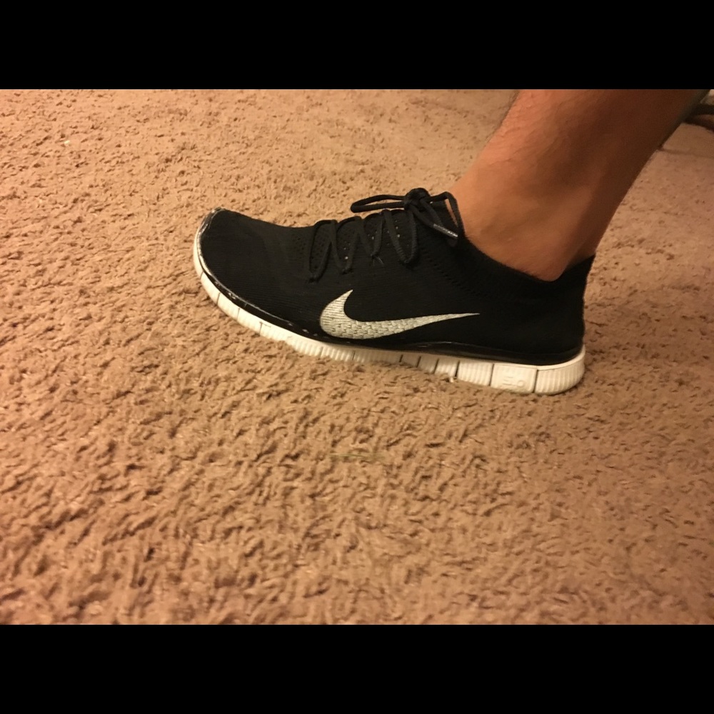 Nike FlyKnit Frees 5.0