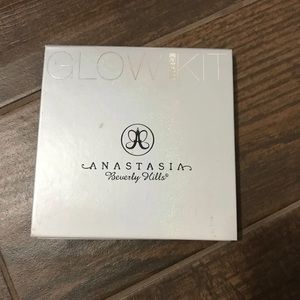 Anastasia Beverly Hills GLOW KIT !