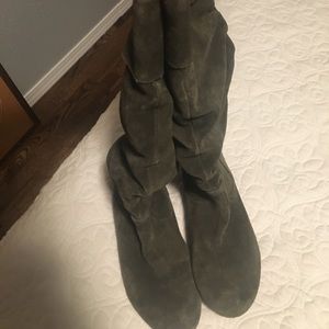 Olive green sz 9 Gianni Bini slouchy boots