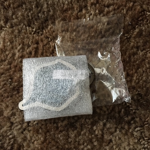 Coach Baseball Cap Leather Key Chain - Picture 6 of 7