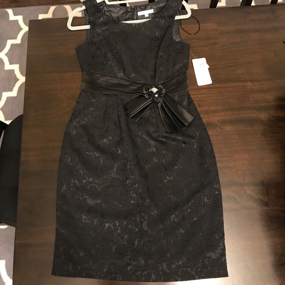 🔥NWT Semi-Formal Sandra Darren Dress