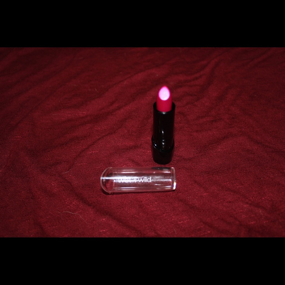wet n wild lipstick