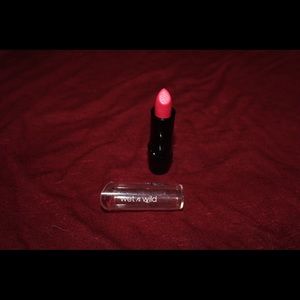 wet n wild lipstick
