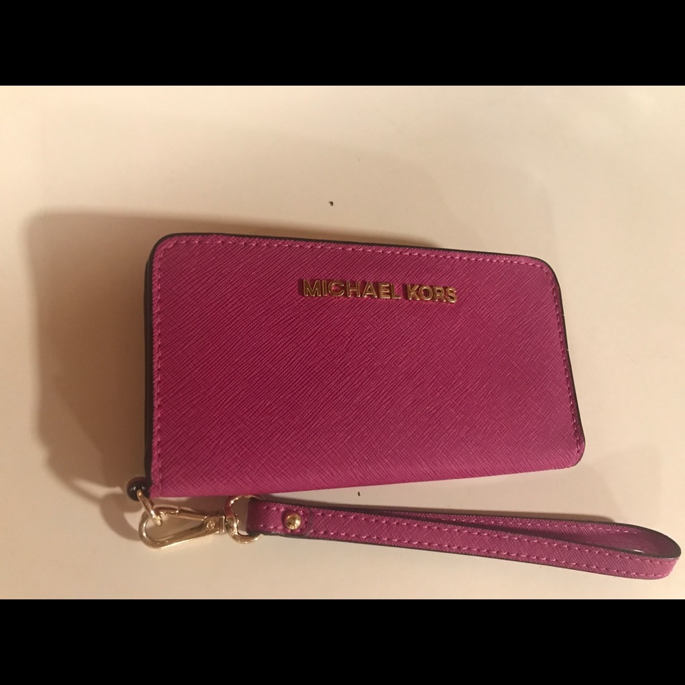 Michael Kors iPhone wristlet