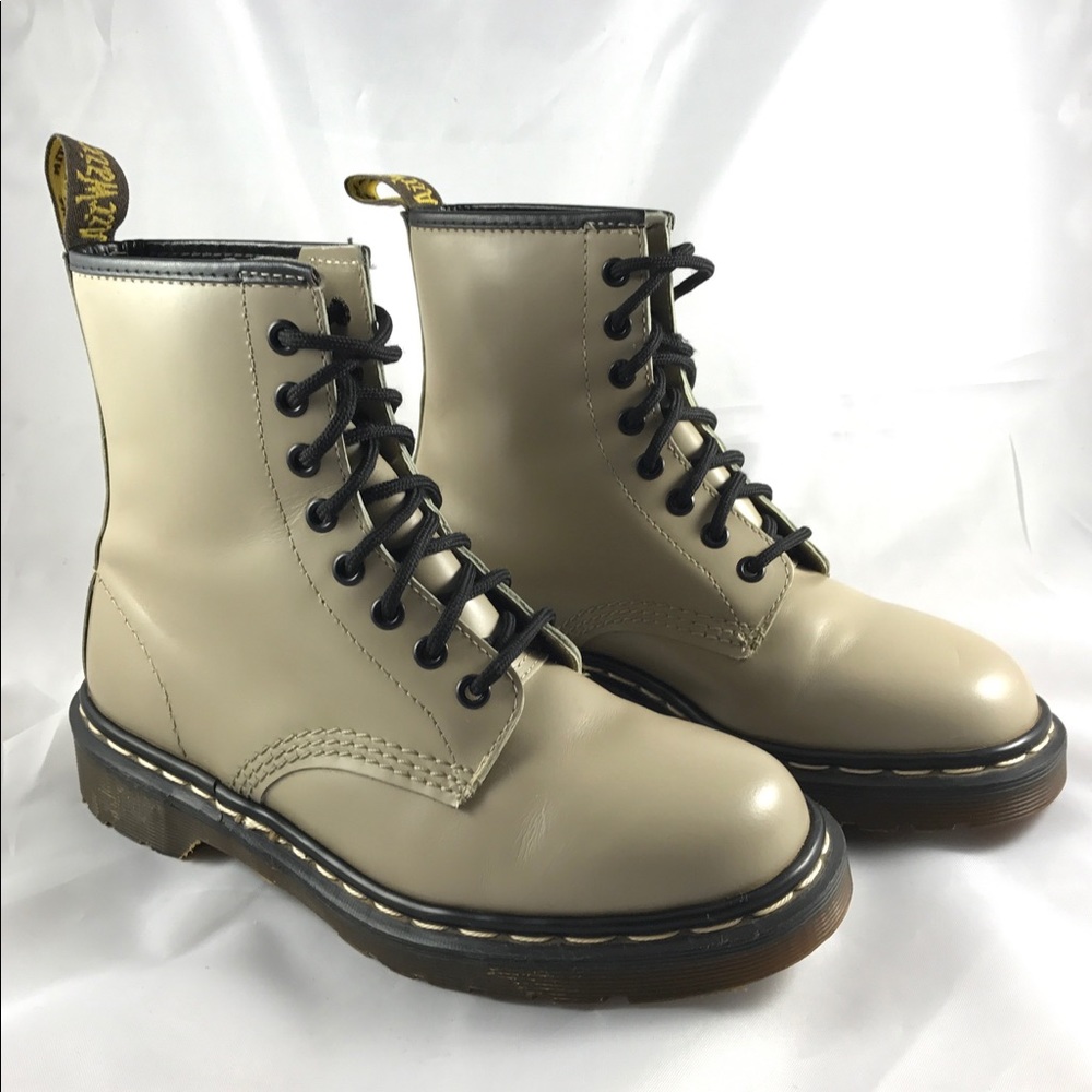 Dr. Martens VTG 8 eye Made in England Boots SZ 7 - Picture 1 of 8