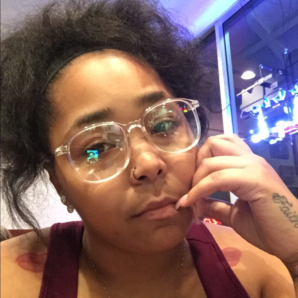 Meet your Posher, Celeste