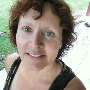 Meet your Posher, Carrie