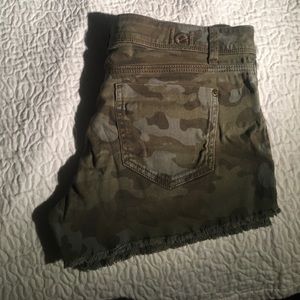 Lei Camo shorts