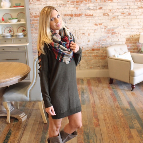 Olive ladder sleeve sweater dress - Picture 4 of 7