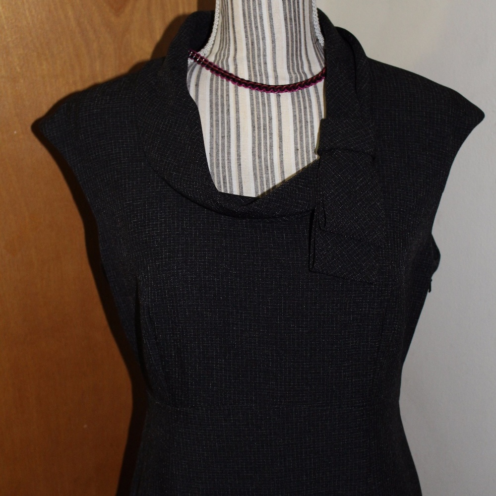 Yvos Dress - Picture 2 of 8