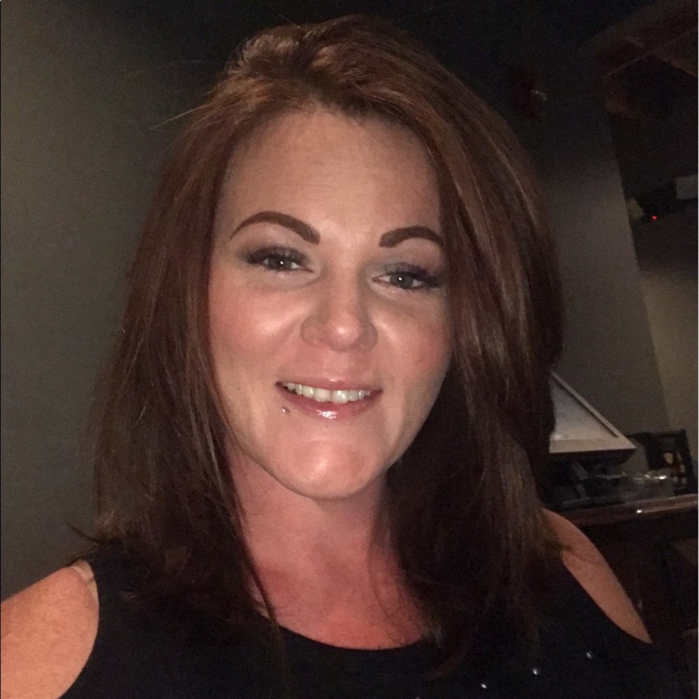 Meet your Posher, Desiree