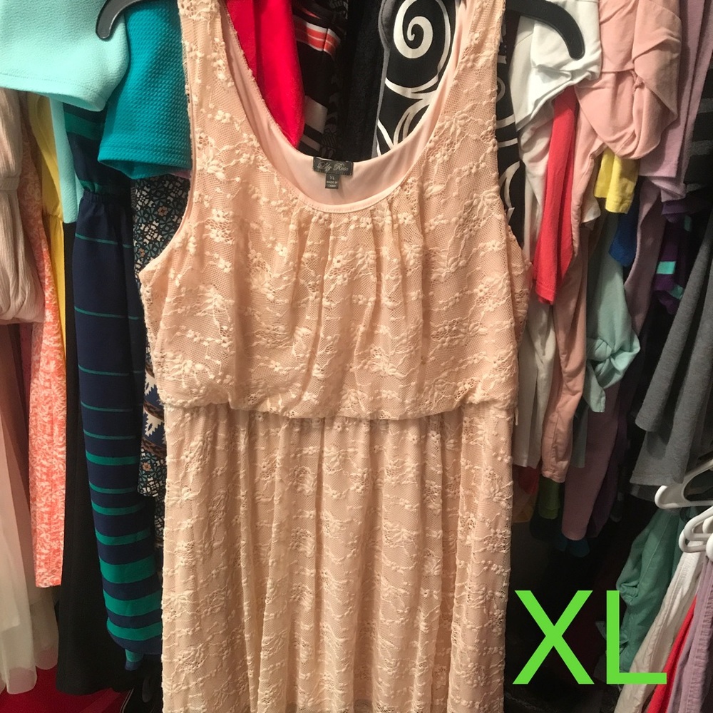 Beautiful neutral color lace dress