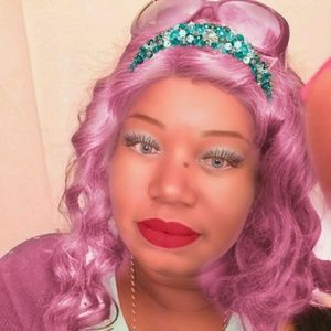 Meet your Posher, Latressa