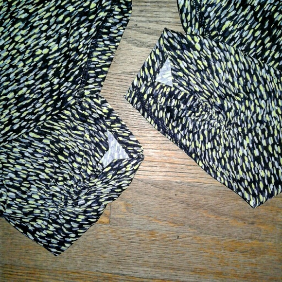 Calvin Klein ruched back workout capris... sz. Sm - Picture 4 of 8