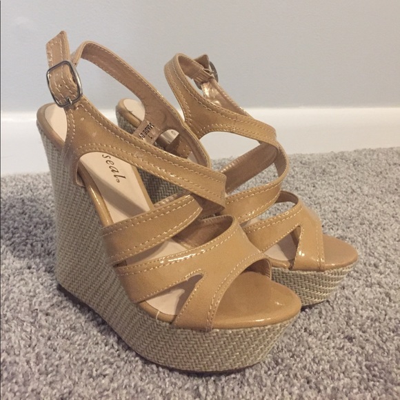 Wet Seal Shoes - 🔥NEW🔥[Wet Seal] Nude Strappy Wedges - size 7