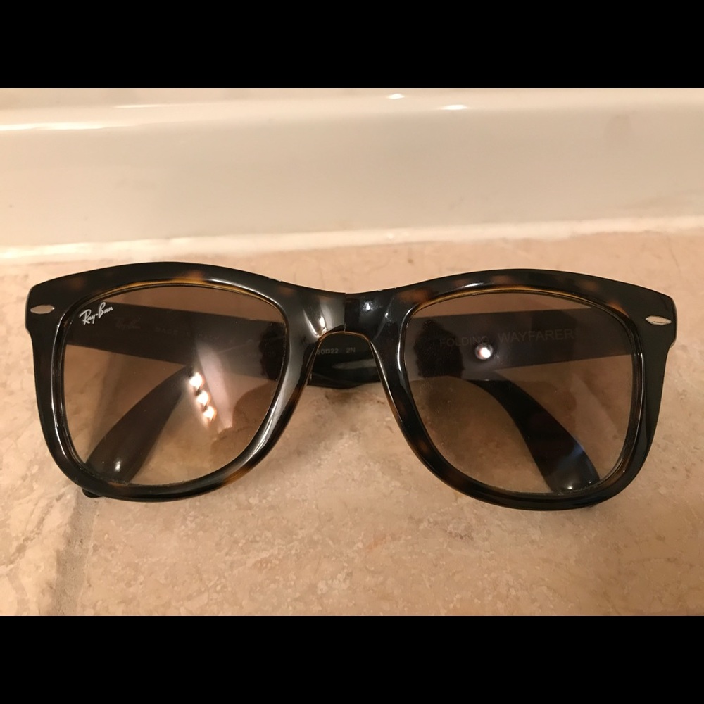 RAYBAN Folding Wayfarer Sunglasses (Authentic)