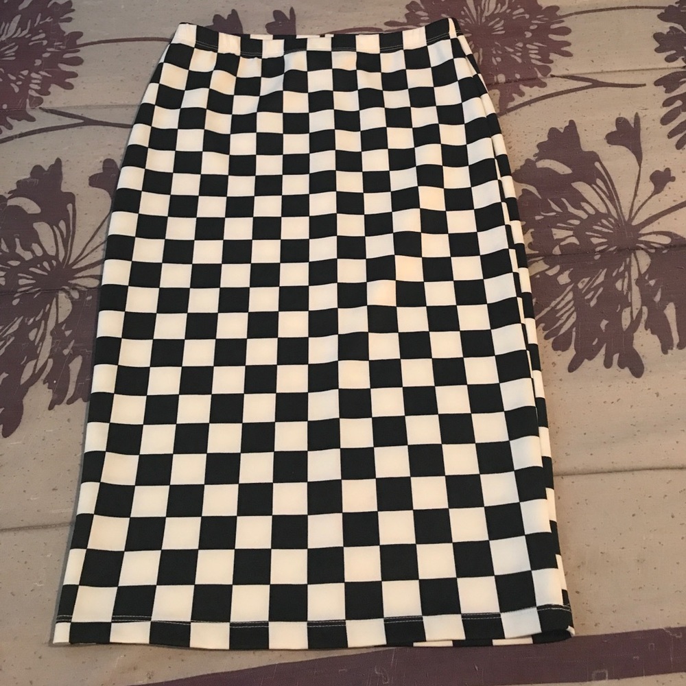 Forever 21 Black and White Pencil Skirt