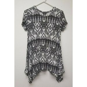 Chelsea & Theodore Short Sleeved Aztec Print Top