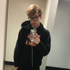 Meet your Posher, Maxwell