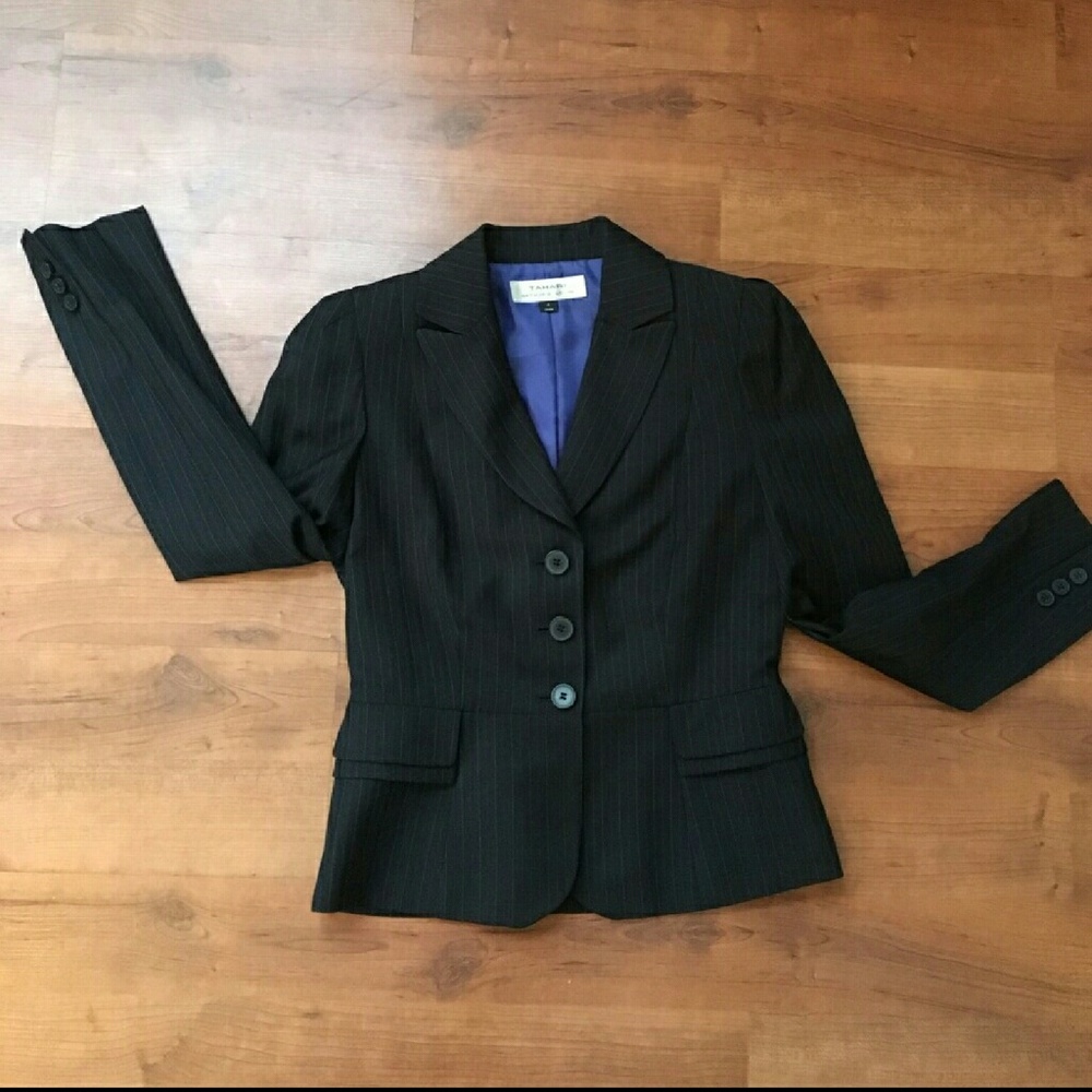 Tahari by ASL skirt suit. Size 4.