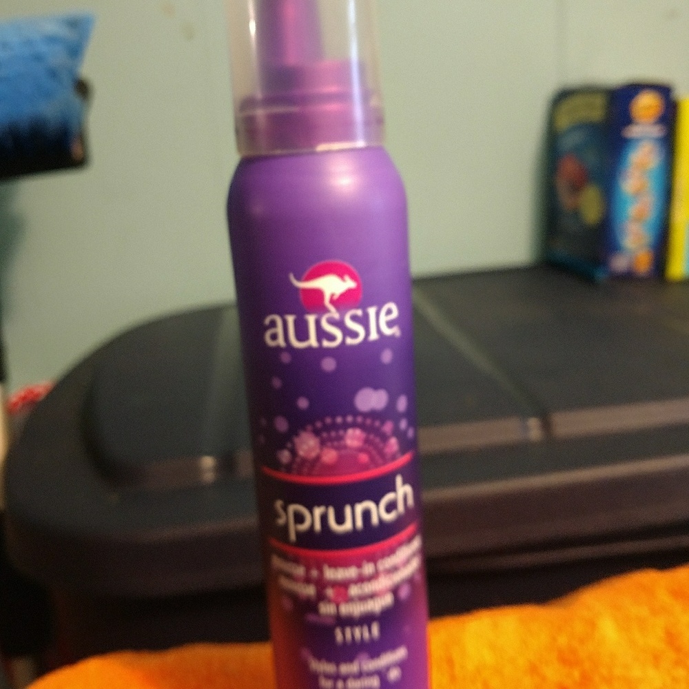 Aussie sprunch mousse and leave in conditioner