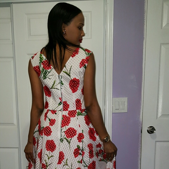 Stylish summer dress! - Picture 2 of 2