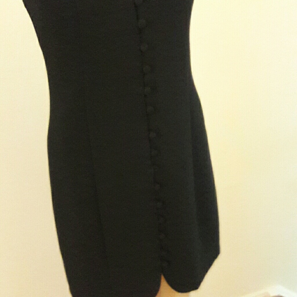 LBD "LITTLE BLACK DRESS" - Picture 3 of 4