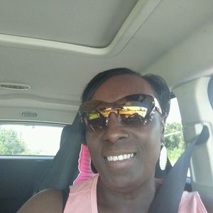 Meet your Posher, Bobbie