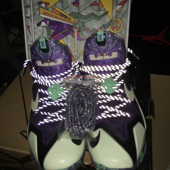 Lebron 11 Gator king. Comes with OG all. - Picture 2 of 8