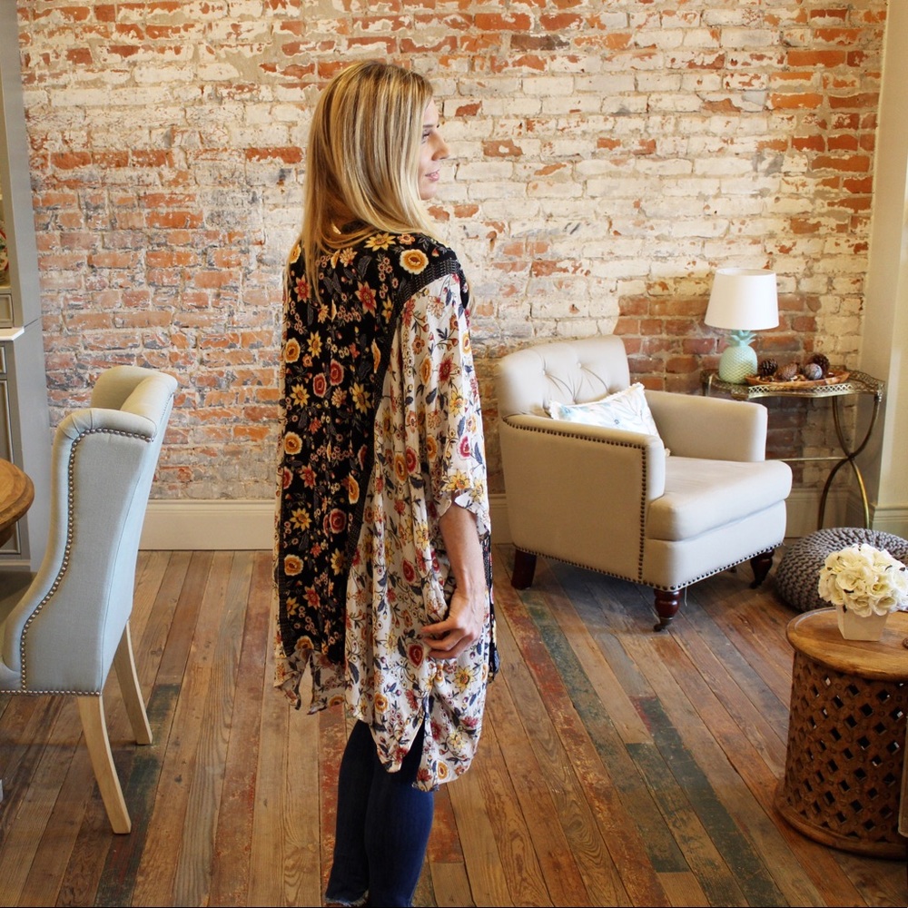 ✨LAST✨Floral contrast color floral print cardigan - Picture 7 of 7