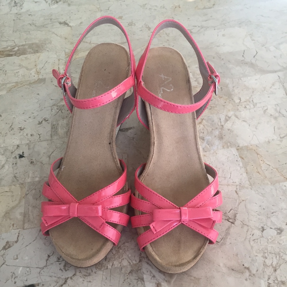 Aerosoles strappy wedge heels size 7 1/2