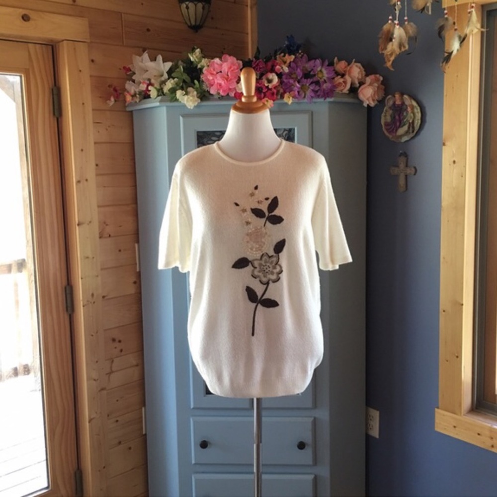 Beautiful Sweater w/Hand Embroidered Design NEW