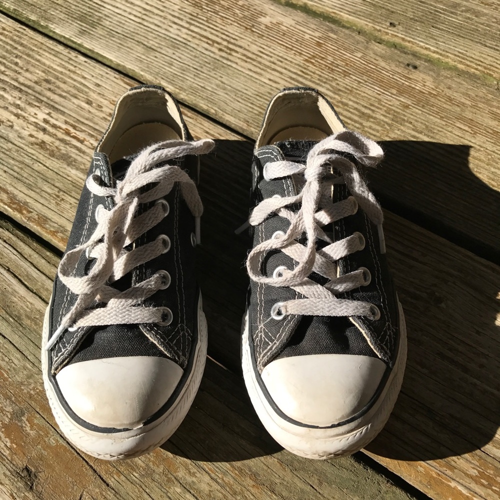 Black kids converse size 12