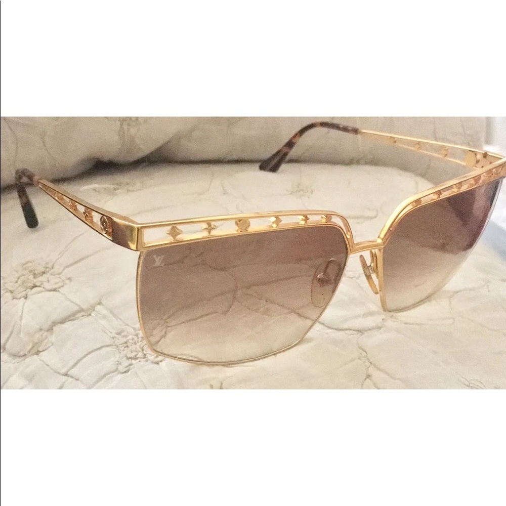 ♦️sold♦️Louis Vuitton Gold Dorothy Sunglasses