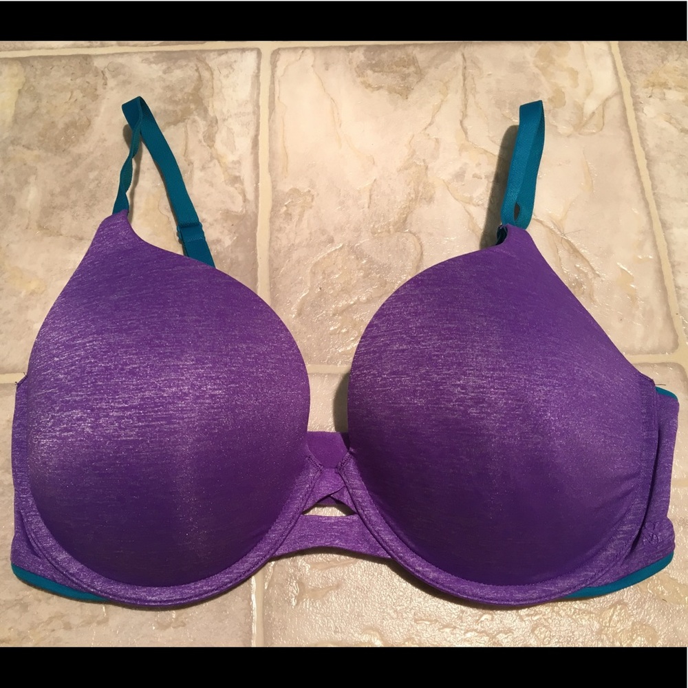 Victoria Secret Body shape 36D..
