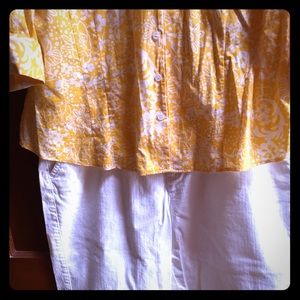 2pc.-Bright yellow top & white Capri w trim cuffs